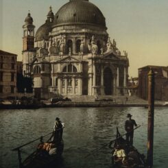 A VENISE