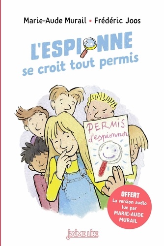 L'ESPIONNE SE CROIT TOUT PERMIS